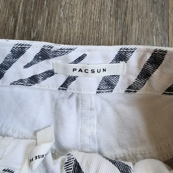 NWT PACSUN HIGH RISE FESTIVAL SHORTS - Picture 8 of 16